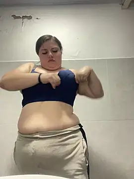 Snapshot of Kitty_Bms_ chatting on 12/17/25, 06:58 Kitty Bms online show from 12/17/25, 06:58