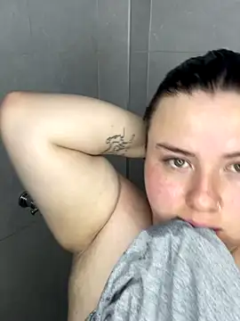 Snapshot of Kitty_Bms_ chatting on 12/21/25, 06:59 Kitty Bms online show from 12/21/25, 06:59