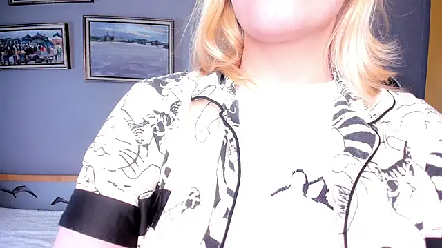 Snapshot of TideLunar chatting on 12/04/25, 06:34 TideLunar online show from 12/04/25, 06:34