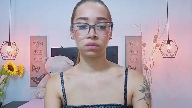 Antonella mc online show from 06/19/26, 12:20