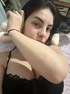 Snapshot of Magui21 chatting on 04/04/26, 03:27 Magui21 online show from 04/04/26, 03:27