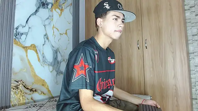 Snapshot of maverickhotson303av chatting on 11/24/25, 08:41 maverickhotson303av online show from 11/24/25, 08:41