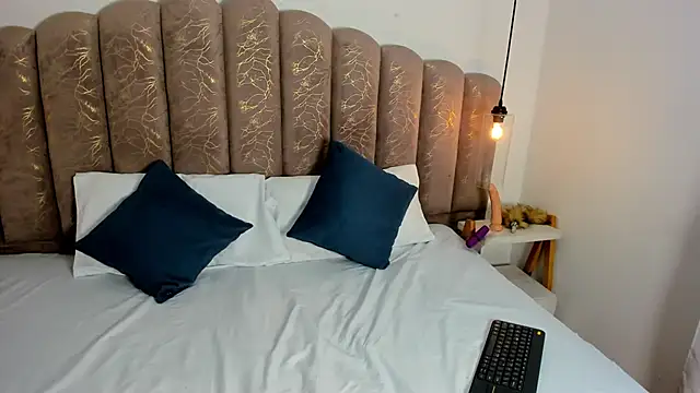 Snapshot of Ambar85 chatting on 11/28/25, 03:09 Ambar85 online show from 11/28/25, 03:09