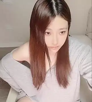 clara-cc online show from 05/11/26, 02:56