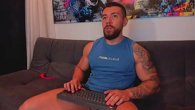 Snapshot of owen_seth1 chatting on 11/28/25, 02:47 owen seth1 online show from 11/28/25, 02:47