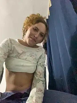 Snapshot of Labby18 chatting on 11/26/25, 04:24 Labby18 online show from 11/26/25, 04:24