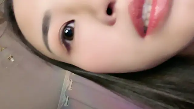 GD-girl001 online show from 11/27/25, 02:19