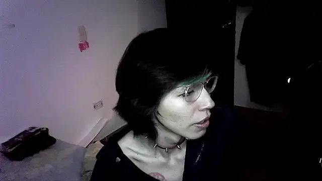 Snapshot of ghooozt69_ chatting on 12/18/25, 02:50 ghooozt69 online show from 12/18/25, 02:50