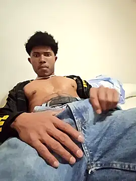 Snapshot of man_black_hot24 chatting on 12/04/25, 08:17 man black hot24 online show from 12/04/25, 08:17