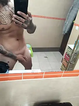 Snapshot of ParejaOcultaXX chatting on 12/15/25, 03:16 ParejaOcultaXX online show from 12/15/25, 03:16