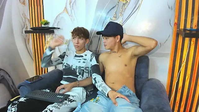 Snapshot of Alex_LatinBoy18 chatting on 12/01/25, 12:10 Alex LatinBoy18 online show from 12/01/25, 12:10