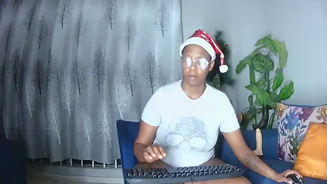 Snapshot of SexyCurves9 chatting on 12/20/25, 08:16 SexyCurves9 online show from 12/20/25, 08:16