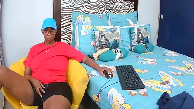 Snapshot of SexyCurves9 chatting on 02/14/26, 01:52 SexyCurves9 online show from 02/14/26, 01:52