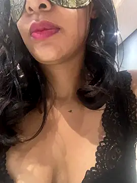 Snapshot of LunnaMaska chatting on 12/01/25, 02:44 LunnaMaska online show from 12/01/25, 02:44