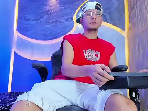 Snapshot of Asmodeohot20 chatting on 12/16/25, 04:50 Asmodeohot20 online show from 12/16/25, 04:50