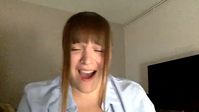 Snapshot of Blue-Coxy chatting on 07/23/26, 12:36 Blue-Coxy online show from 07/23/26, 12:36