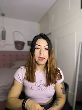 MaddieHunter online show from 12/04/25, 01:42