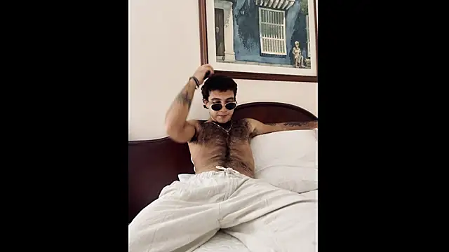 Snapshot of oceanboy_vibe chatting on 11/25/25, 04:23 oceanboy vibe online show from 11/25/25, 04:23