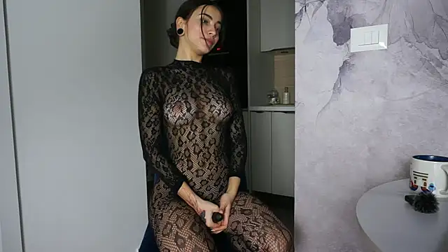 Snapshot of LianixLoverx chatting on 12/13/25, 10:48 LianixLoverx online show from 12/13/25, 10:48