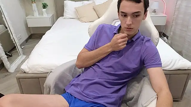 Snapshot of MoonlinSkinn chatting on 11/27/25, 08:05 MoonlinSkinn online show from 11/27/25, 08:05