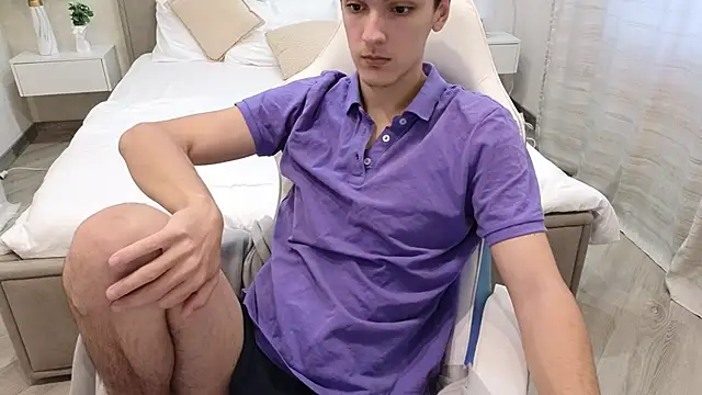 Snapshot of MoonlinSkinn chatting on 12/03/25, 08:00 MoonlinSkinn online show from 12/03/25, 08:00