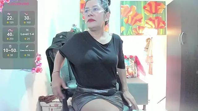 Snapshot of Miss_clarepocahose chatting on 12/04/25, 01:04 Miss clarepocahose online show from 12/04/25, 01:04