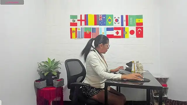 Miss clarepocahose online show from 06/15/26, 01:08