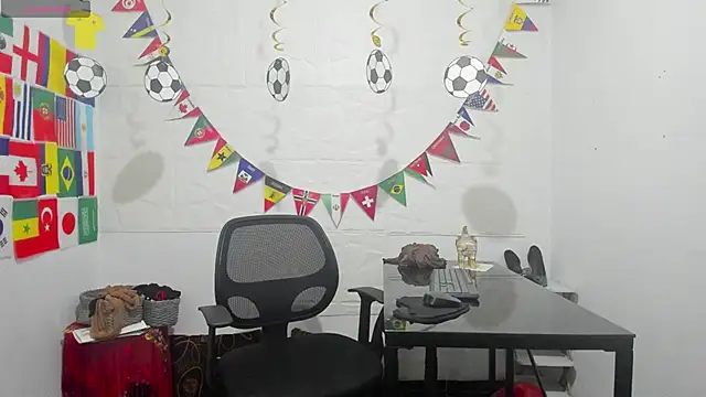 Miss clarepocahose online show from 06/22/26, 12:45