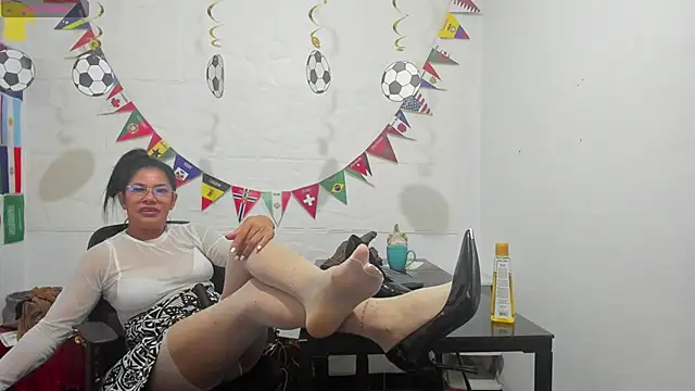 Miss clarepocahose online show from 06/22/26, 03:25