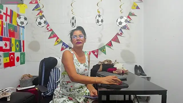 Miss clarepocahose online show from 06/26/26, 12:04