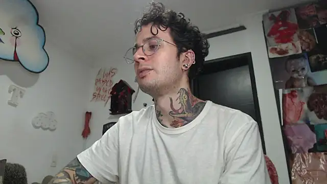 CryBoy13 online show from 12/05/25, 04:21