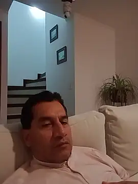 ChrisFloresP online show from 11/26/25, 11:28