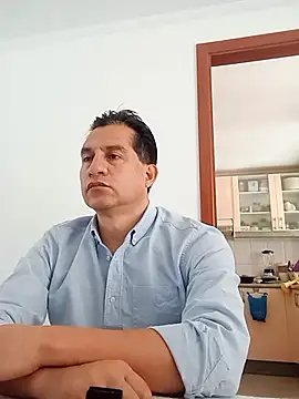 ChrisFloresP online show from 12/01/25, 04:56