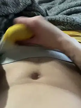 Snapshot of daddyyydeee chatting on 11/26/25, 12:39 daddyyydeee online show from 11/26/25, 12:39