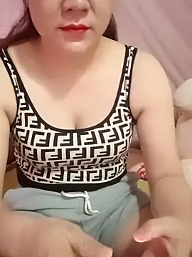 Lily-ross22 online show from 06/11/26, 01:49