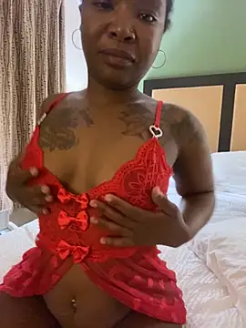 Snapshot of tonyatranise chatting on 04/08/26, 06:24 tonyatranise online show from 04/08/26, 06:24