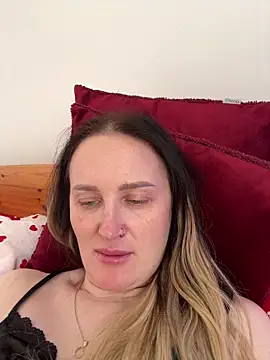 Snapshot of TomilaSi chatting on 02/09/26, 10:52 TomilaSi online show from 02/09/26, 10:52