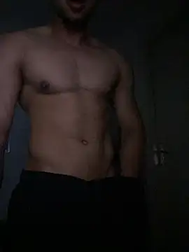 Snapshot of MoreninhoMagrinho chatting on 12/05/25, 03:37 MoreninhoMagrinho online show from 12/05/25, 03:37