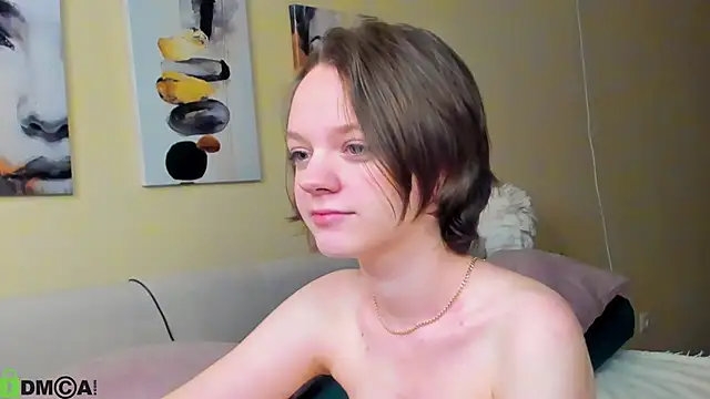 Olivia Riesz online show from 05/02/26, 01:21