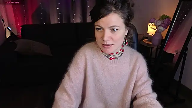 Snapshot of Marla_Bri chatting on 11/25/25, 01:22 Marla Bri online show from 11/25/25, 01:22