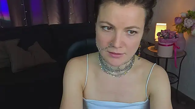 Snapshot of Marla_Bri chatting on 11/28/25, 01:36 Marla Bri online show from 11/28/25, 01:36