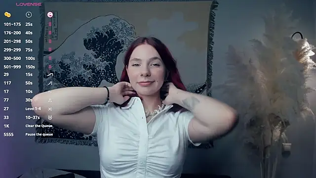 Snapshot of Solarspark chatting on 12/14/25, 06:41 Solarspark online show from 12/14/25, 06:41