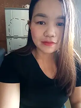 Snapshot of arina-11 chatting on 12/15/25, 04:17 arina-11 online show from 12/15/25, 04:17