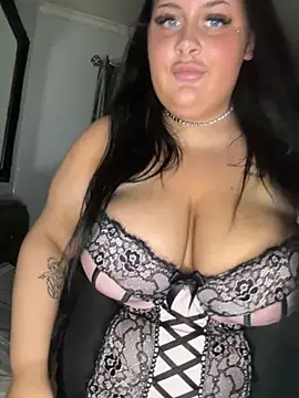 CurvyAyla online show from 12/04/25, 10:29