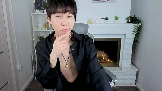 Snapshot of YugoAsian chatting on 11/24/25, 03:45 YugoAsian online show from 11/24/25, 03:45