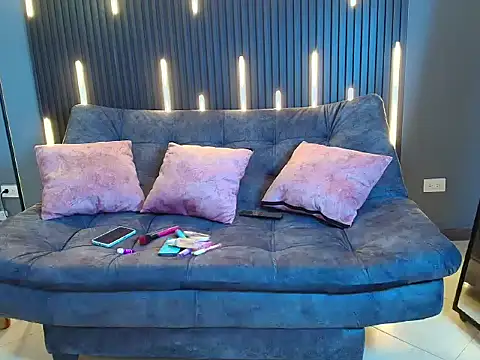 Snapshot of scarlett_aviebby chatting on 11/28/25, 01:36 scarlett aviebby online show from 11/28/25, 01:36