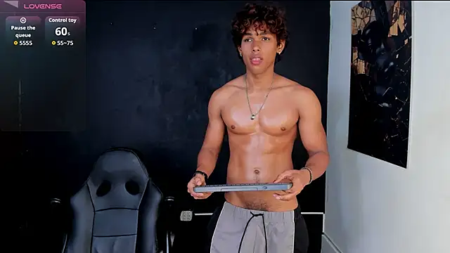 Snapshot of LiamVibes212 chatting on 02/21/26, 01:23 LiamVibes212 online show from 02/21/26, 01:23