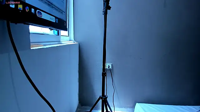 Snapshot of LiamVibes212 chatting on 03/06/26, 06:04 LiamVibes212 online show from 03/06/26, 06:04