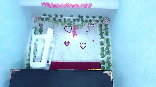 Snapshot of angelamanjarrezcm chatting on 12/15/25, 04:22 angelamanjarrezcm online show from 12/15/25, 04:22