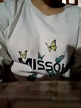 Snapshot of NariShow chatting on 12/16/25, 12:04 NariShow online show from 12/16/25, 12:04